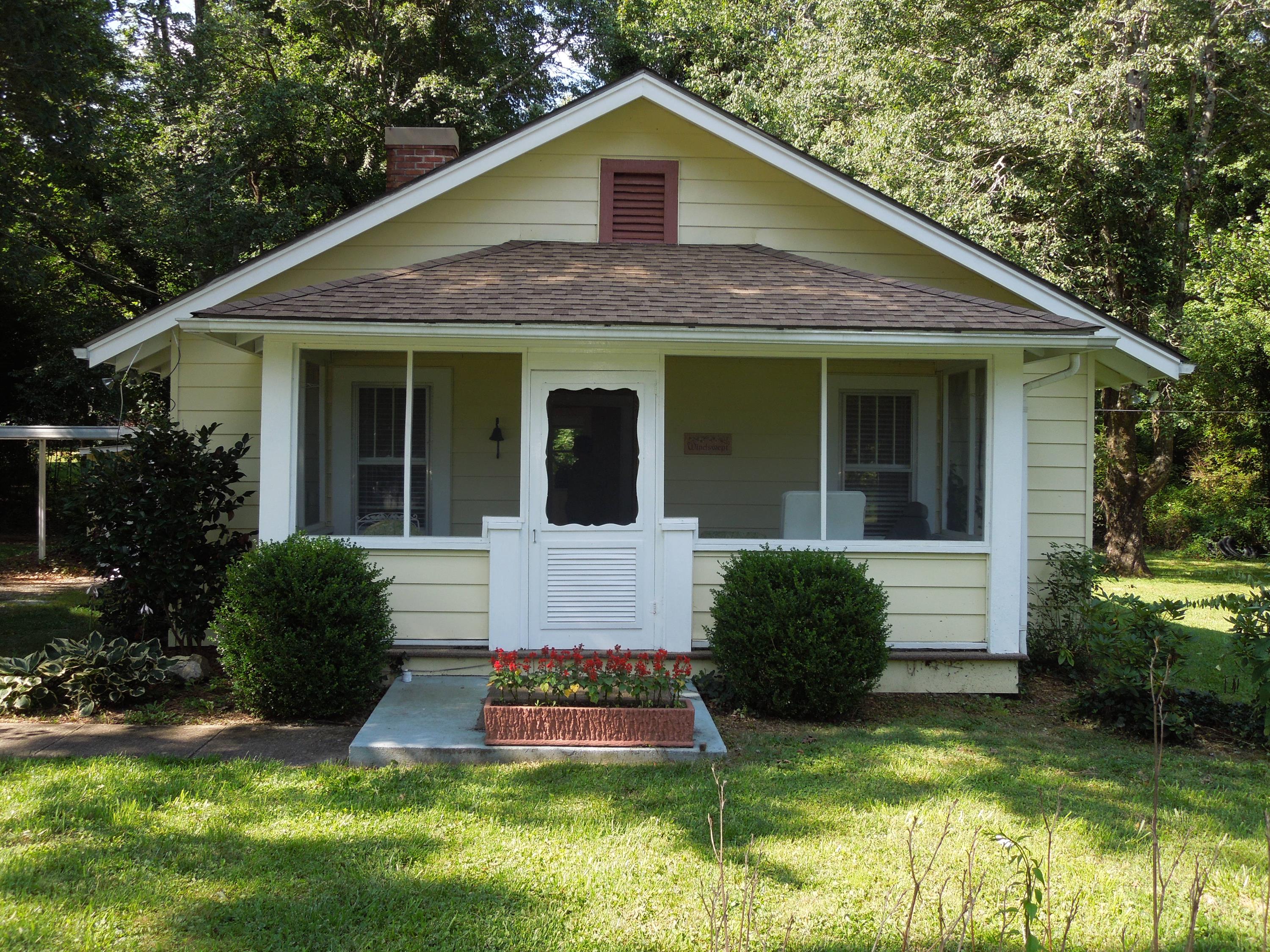 821 Maybank Dr